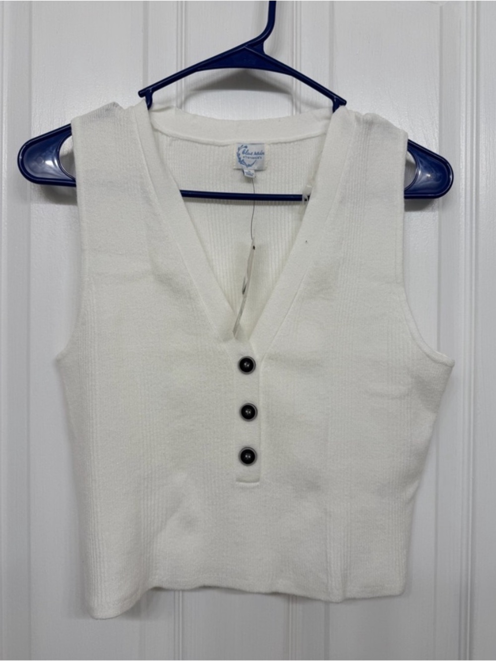 Francesca's Collections White Ribbed V-Neck Tank with Black Buttons